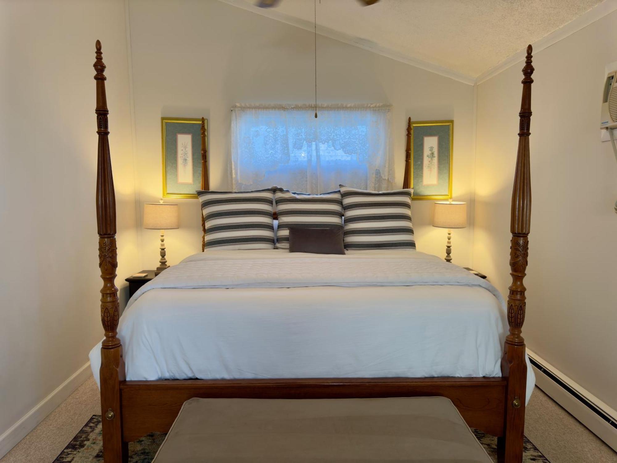 Victorian Inn Bed And Breakfast Марбълхед Екстериор снимка